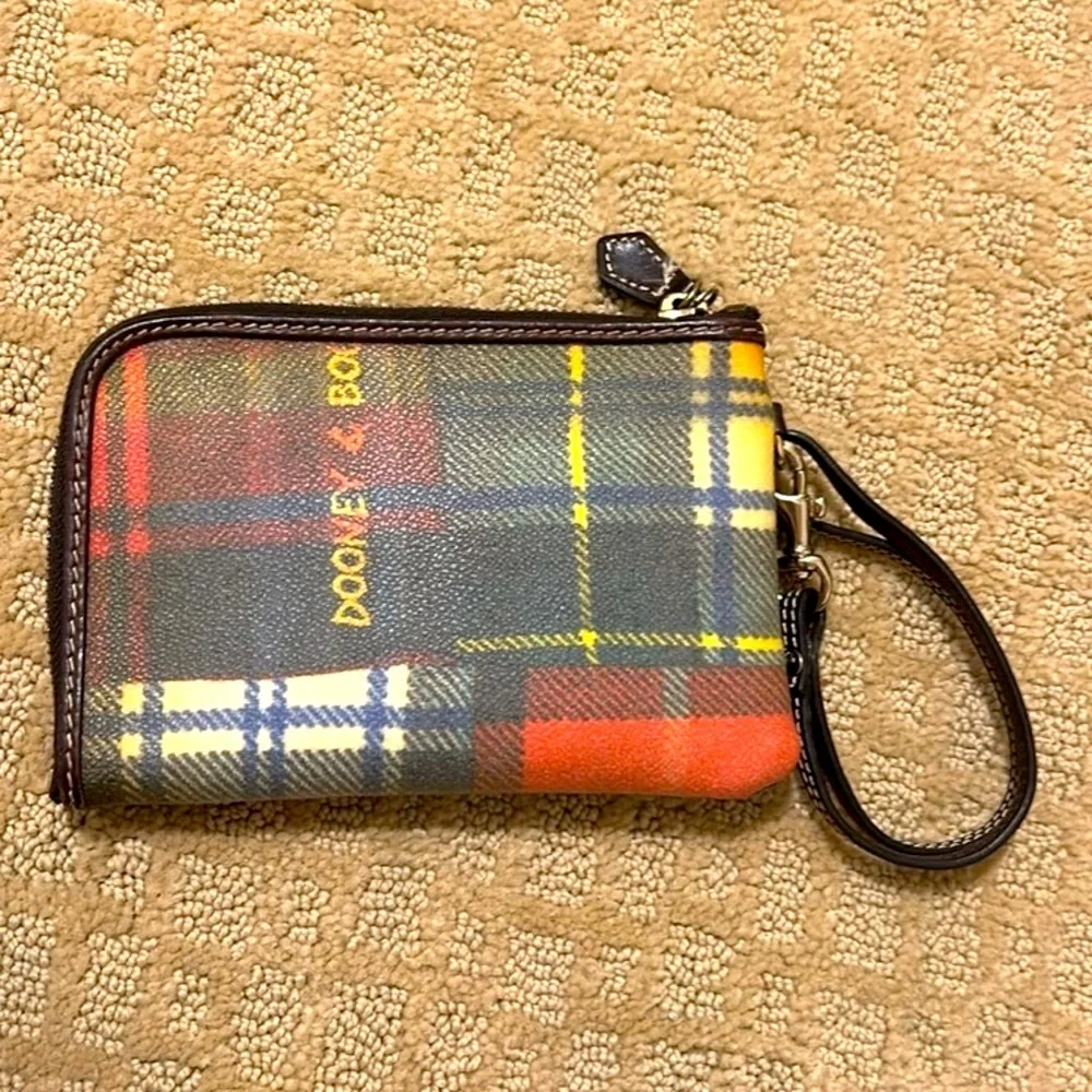 DOONEY & BURKE Plaid Tartan Handbag and Wallet Set - Multicolor, EUC